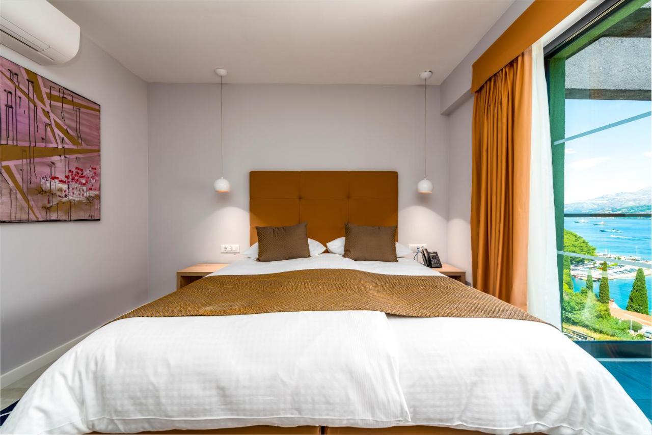 קאבטאט Hotel Seventh מראה חיצוני תמונה