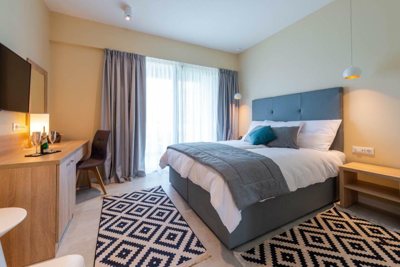 קאבטאט Hotel Seventh מראה חיצוני תמונה